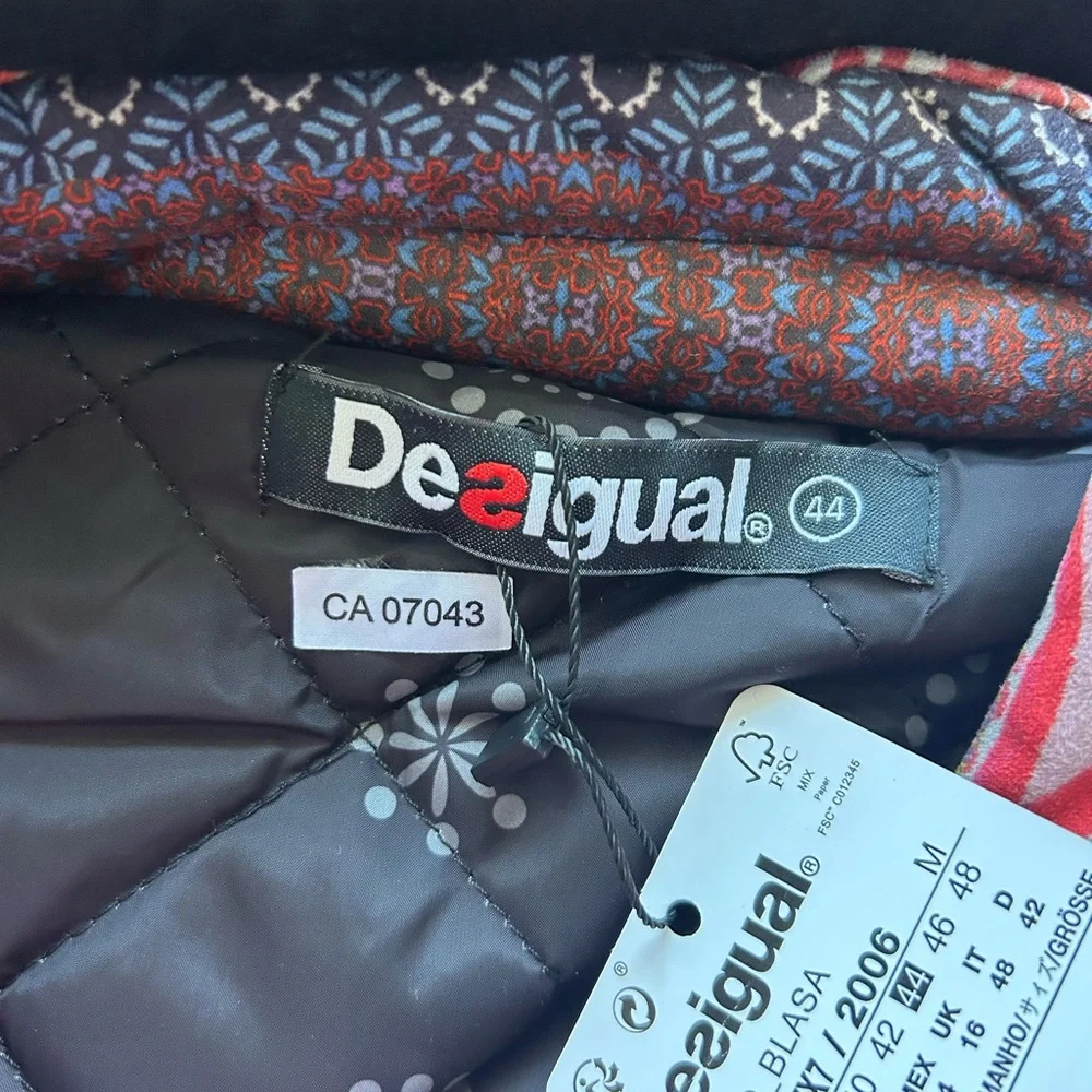 Desigual Women's Jacket with hood NWT, size 44 - Picture 7 of 8